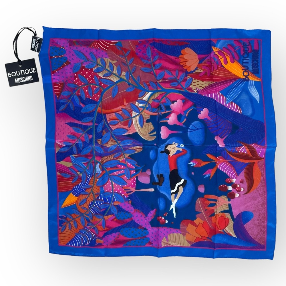 BOUTIQUE MOSCHINO Silk Scarf Floral Print OLIVE
OYL Square from Moschino 19x19”